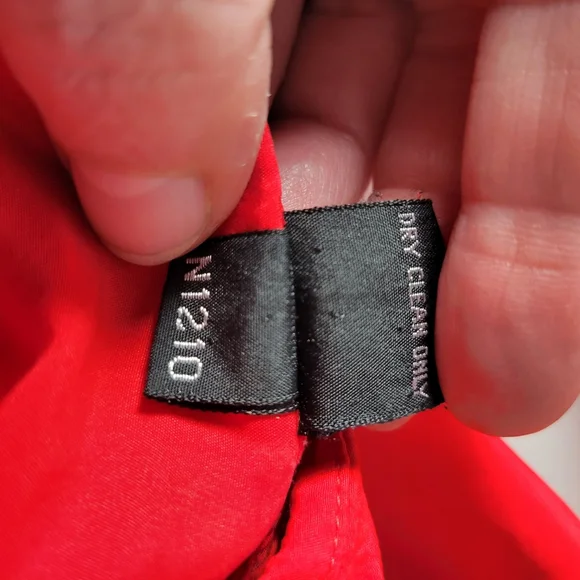 Womans James River Traders Red Silk Long sleeve Blouse size Medium - Picture 9 of 9